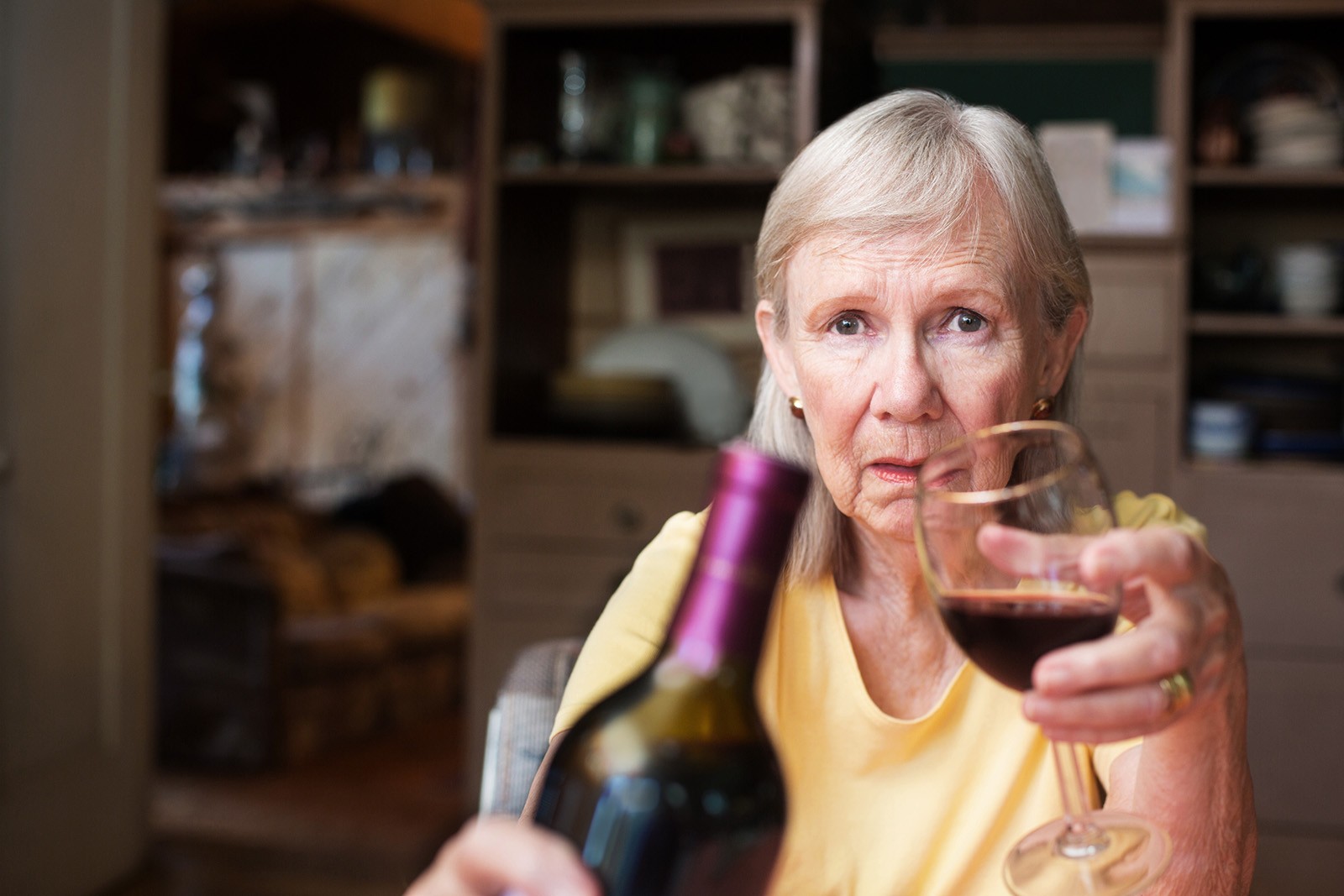 Ingestão de bebida alcoólica associada à demência em idosos